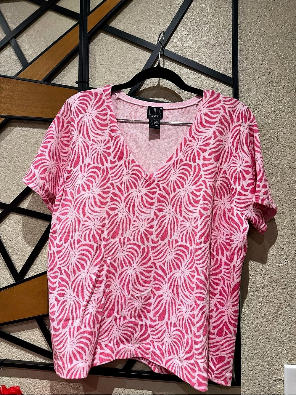 INC International Concepts Women's V-Neck Printed Top Size 1X Like New